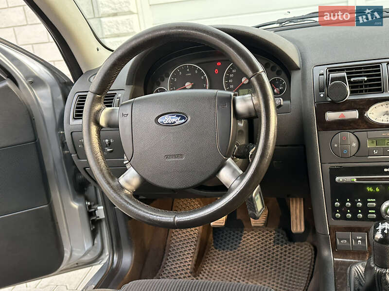 Седан Ford Mondeo 2005 в Одессе