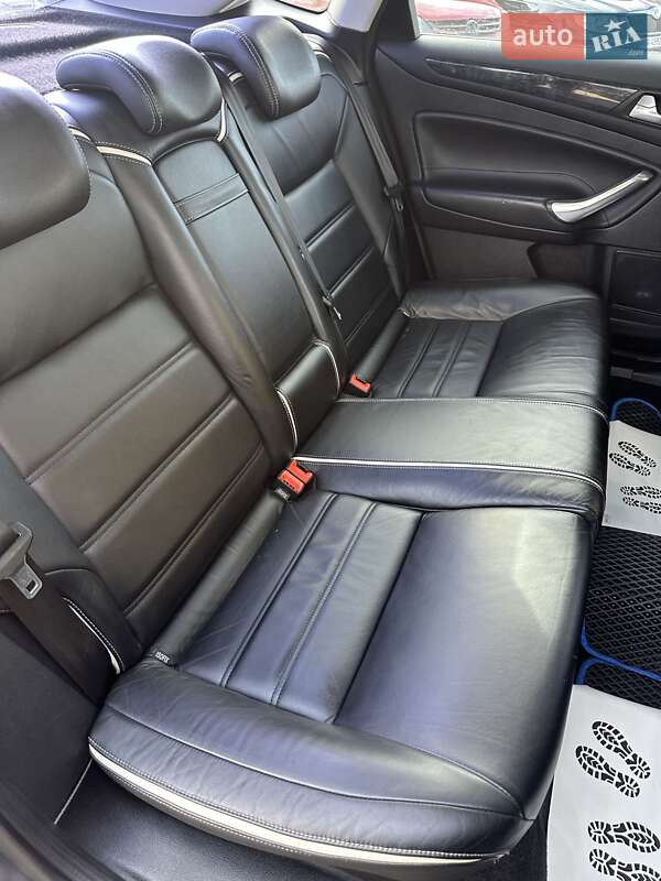 Седан Ford Mondeo 2011 в Смеле