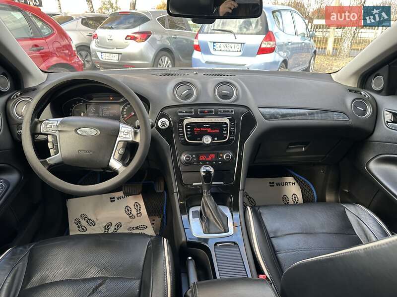 Седан Ford Mondeo 2011 в Смеле