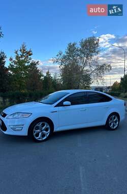 Седан Ford Mondeo 2012 в Ужгороде