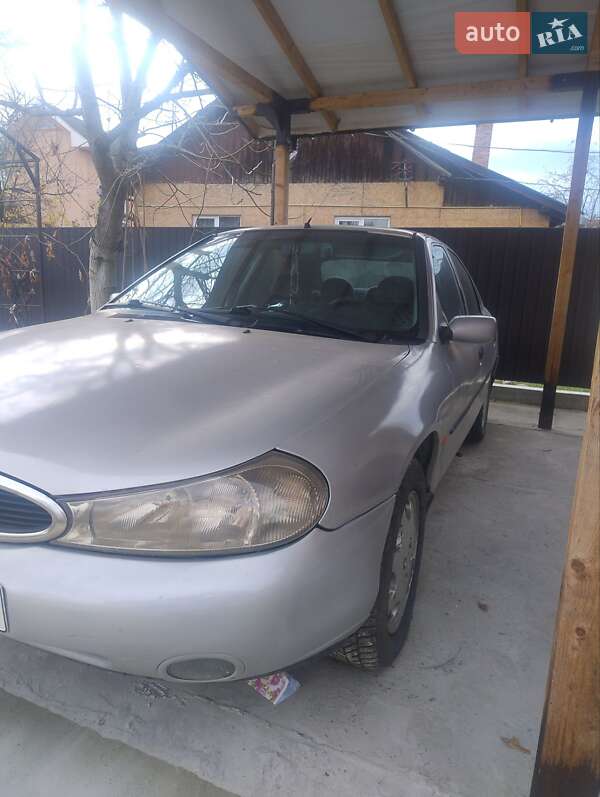 Лифтбек Ford Mondeo 1997 в Ивано-Франковске
