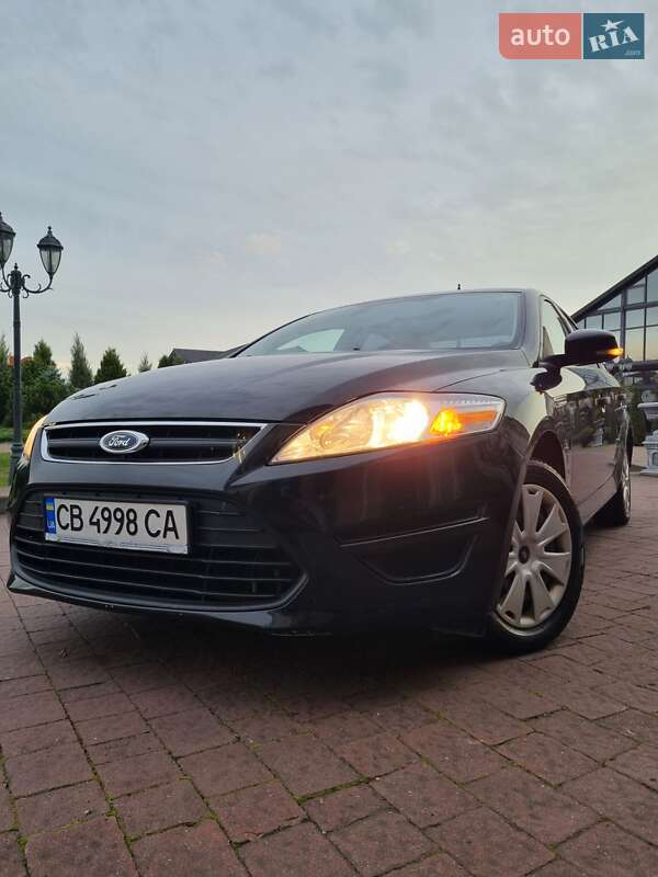 Седан Ford Mondeo 2012 в Стрые