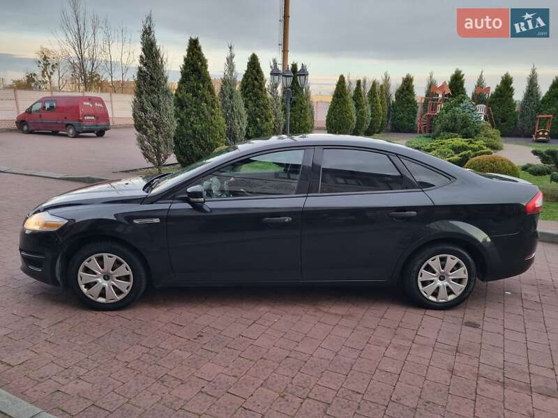 Седан Ford Mondeo 2012 в Стрые