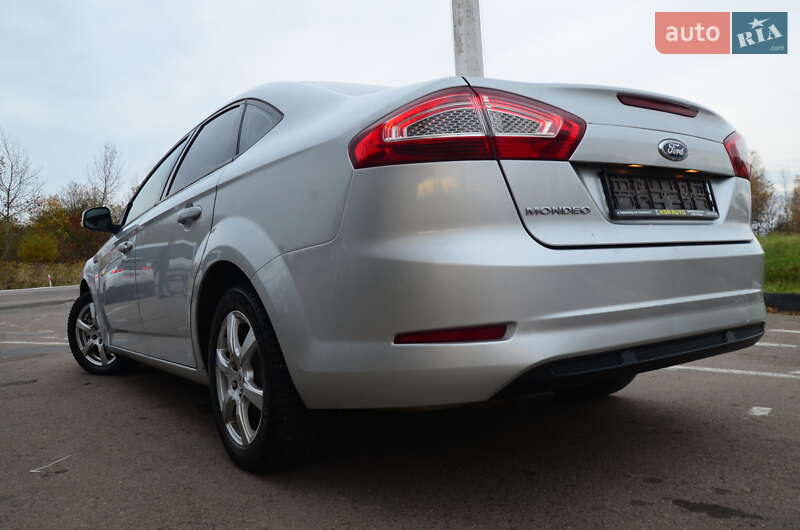 Седан Ford Mondeo 2013 в Дрогобыче