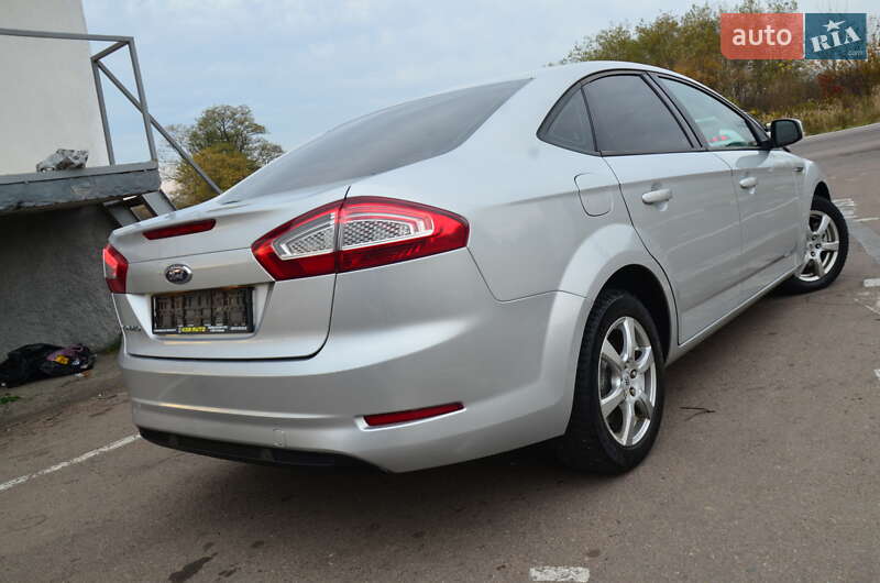Седан Ford Mondeo 2013 в Дрогобыче