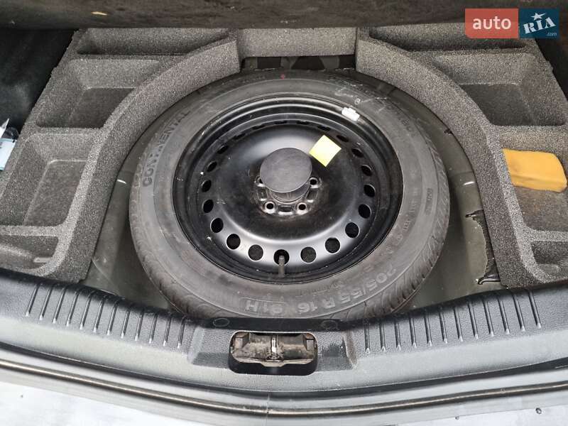 Седан Ford Mondeo 2012 в Стрые