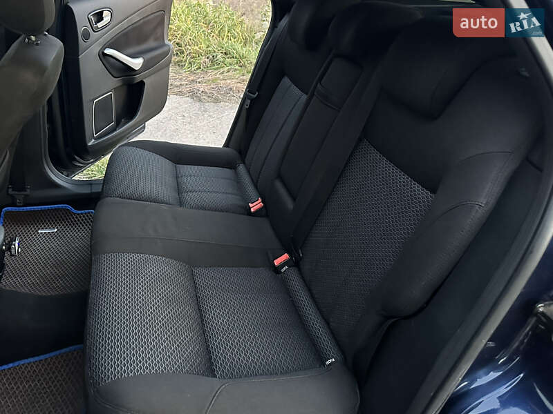 Лифтбек Ford Mondeo 2008 в Остроге фото 18 Лифтбек Ford Mondeo 2008 в Остроге