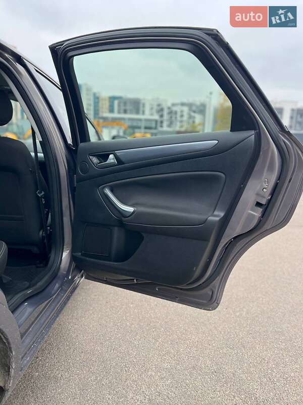 Седан Ford Mondeo 2012 в Черкассах