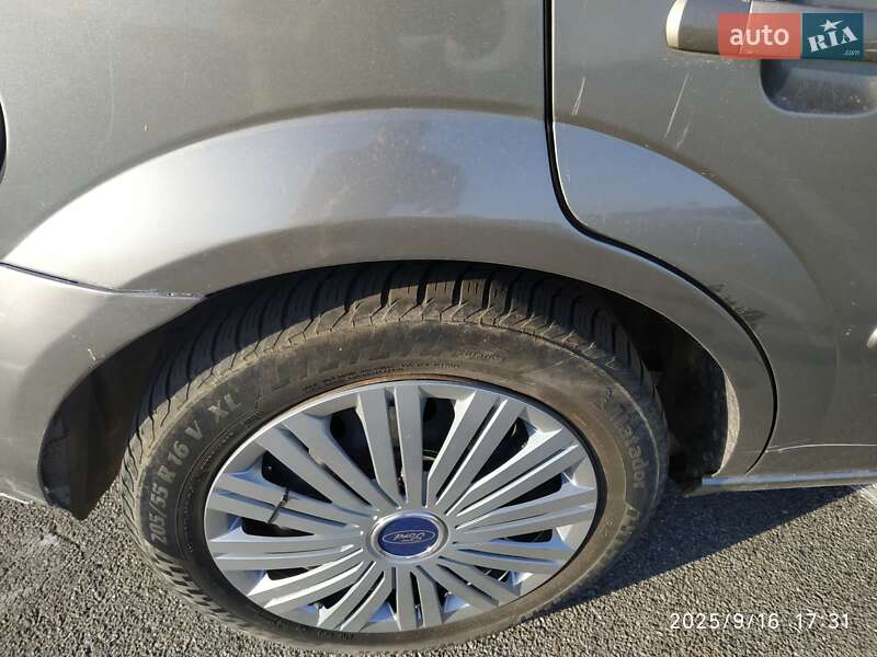 Лифтбек Ford Mondeo 2001 в Киеве