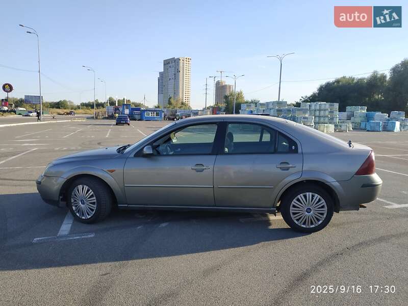 Лифтбек Ford Mondeo 2001 в Киеве