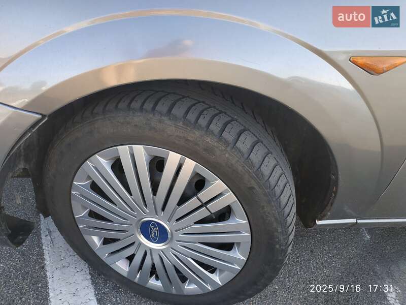 Лифтбек Ford Mondeo 2001 в Киеве