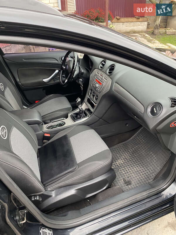 Універсал Ford Mondeo 2008 в Кореці фото 16 Універсал Ford Mondeo 2008 в Кореці