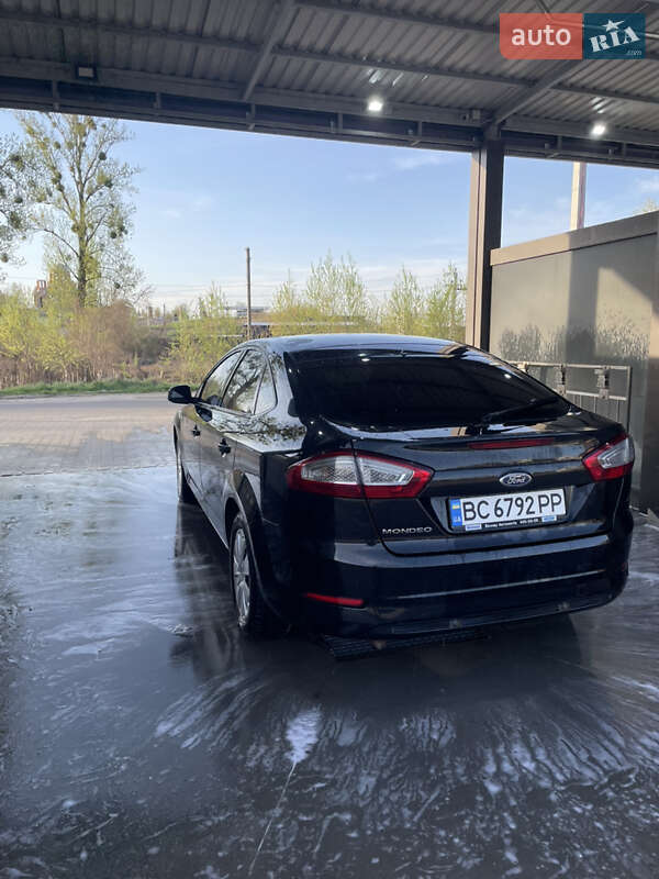 Ліфтбек Ford Mondeo 2014 в Львові