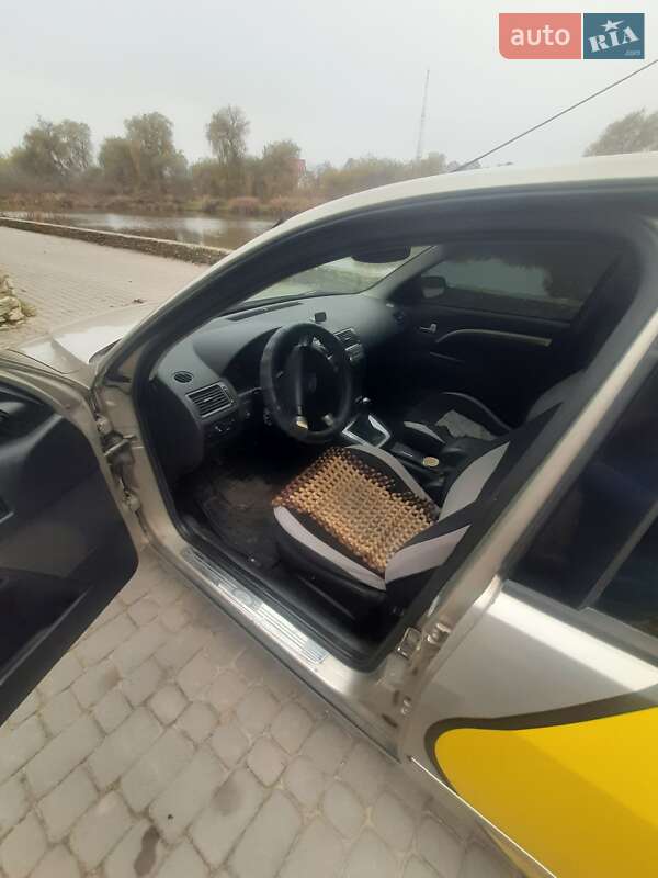 Седан Ford Mondeo 2004 в Шумську фото 8 Седан Ford Mondeo 2004 в Шумську