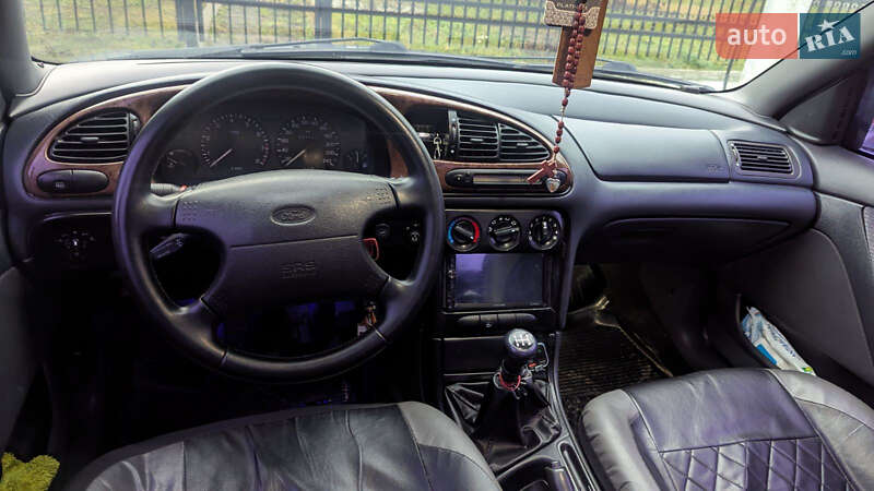 Ліфтбек Ford Mondeo 1996 в Коломиї