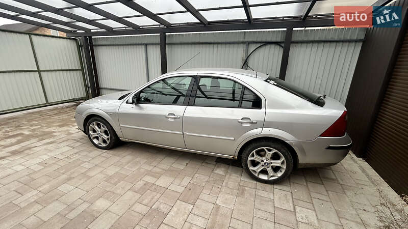 Седан Ford Mondeo 2005 в Киеве