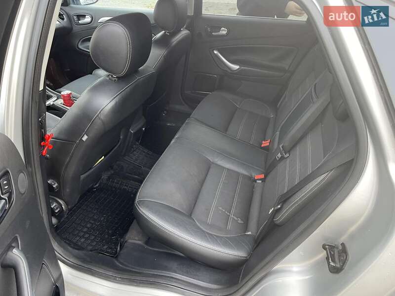 Седан Ford Mondeo 2007 в Староконстантинове