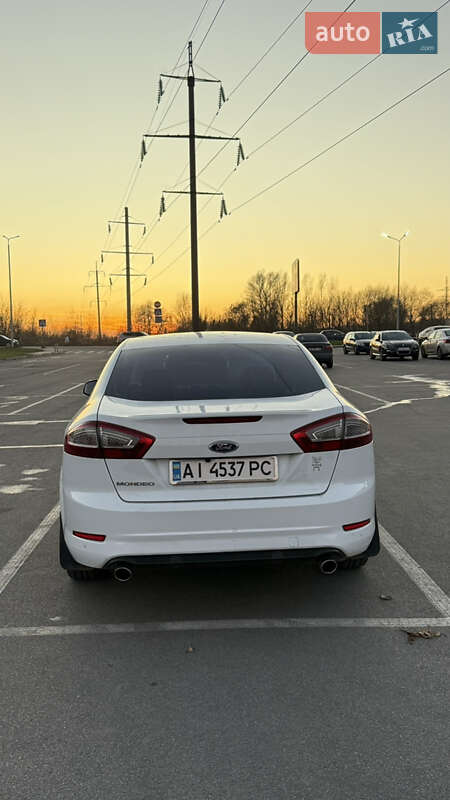 Седан Ford Mondeo 2012 в Ирпене