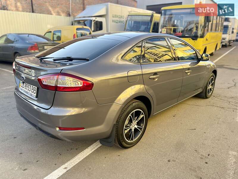 Ліфтбек Ford Mondeo 2013 в Чернігові