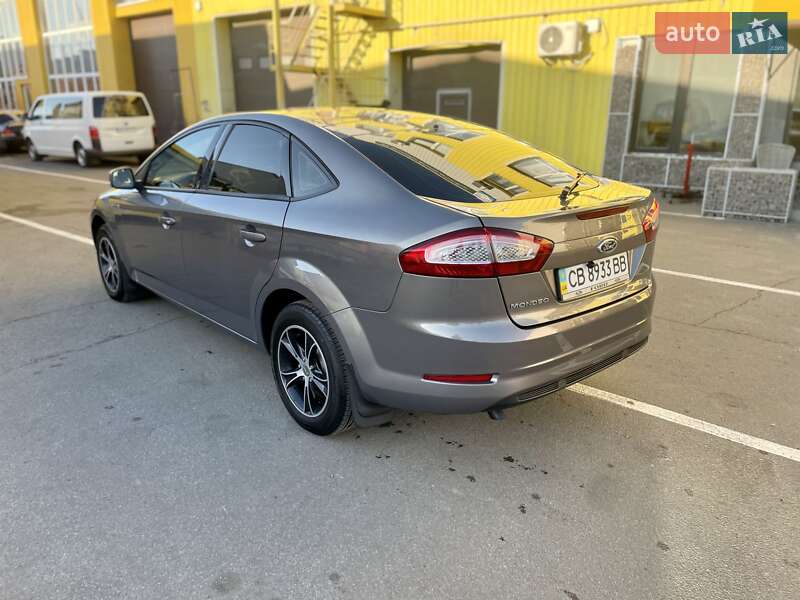 Ліфтбек Ford Mondeo 2013 в Чернігові