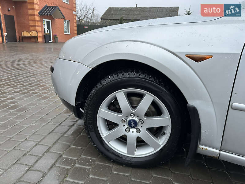 Лифтбек Ford Mondeo 2000 в Казатине