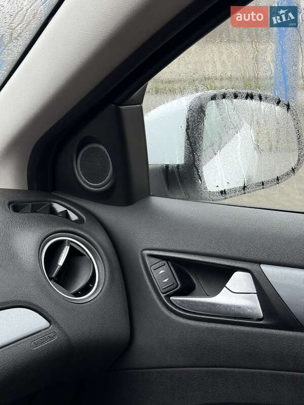 Седан Ford Mondeo 2012 в Малине фото 41 Седан Ford Mondeo 2012 в Малине