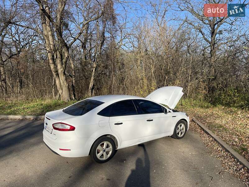 Седан Ford Mondeo 2011 в Ирпене