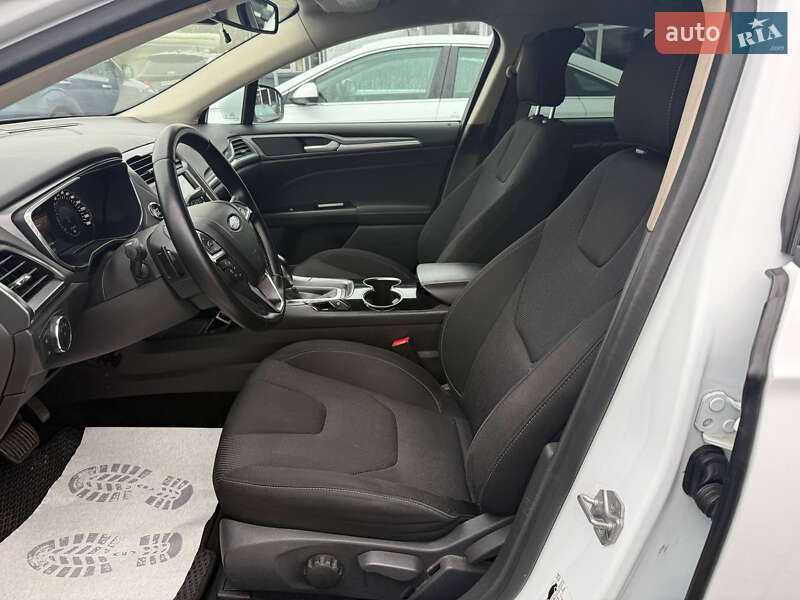 Седан Ford Mondeo 2015 в Житомире