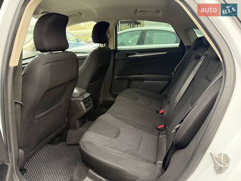 Седан Ford Mondeo 2015 в Житомире