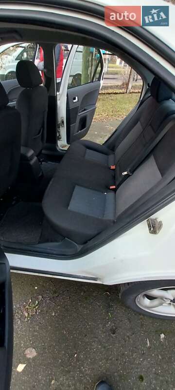 Седан Ford Mondeo 2001 в Киеве