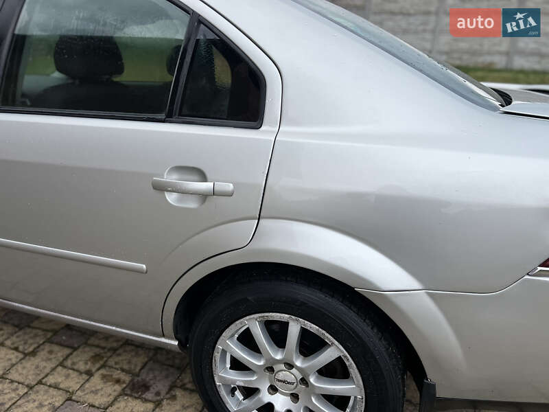 Седан Ford Mondeo 2000 в Львові