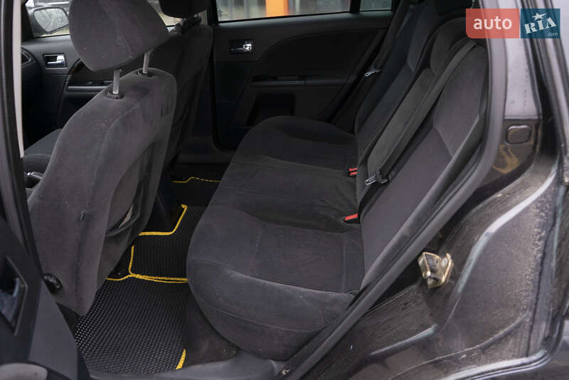 Універсал Ford Mondeo 2004 в Ужгороді