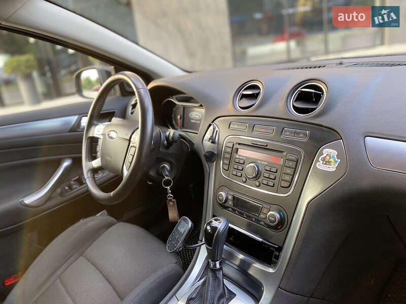 Универсал Ford Mondeo 2011 в Ужгороде