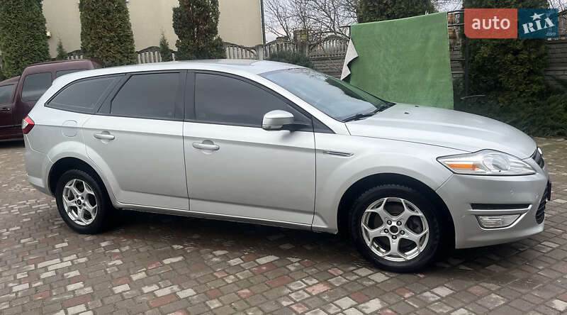 Універсал Ford Mondeo 2013 в Золочеві