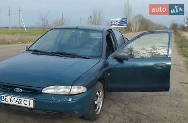 Седан Ford Mondeo 1994 в Вознесенську