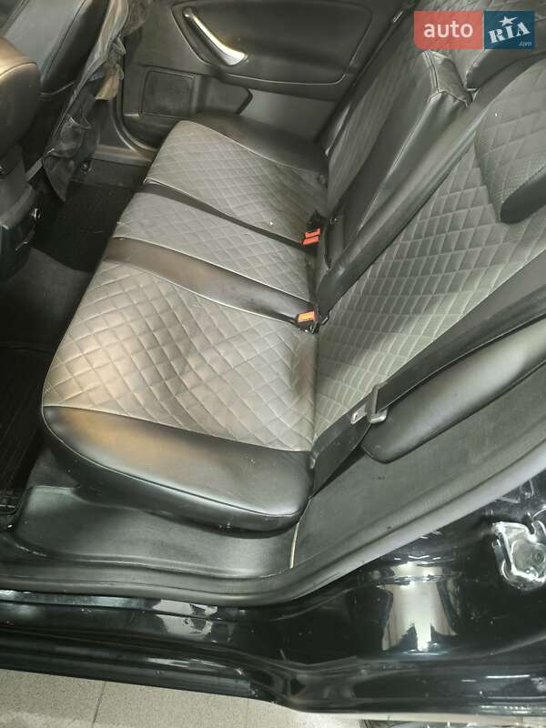 Лифтбек Ford Mondeo 2013 в Киеве