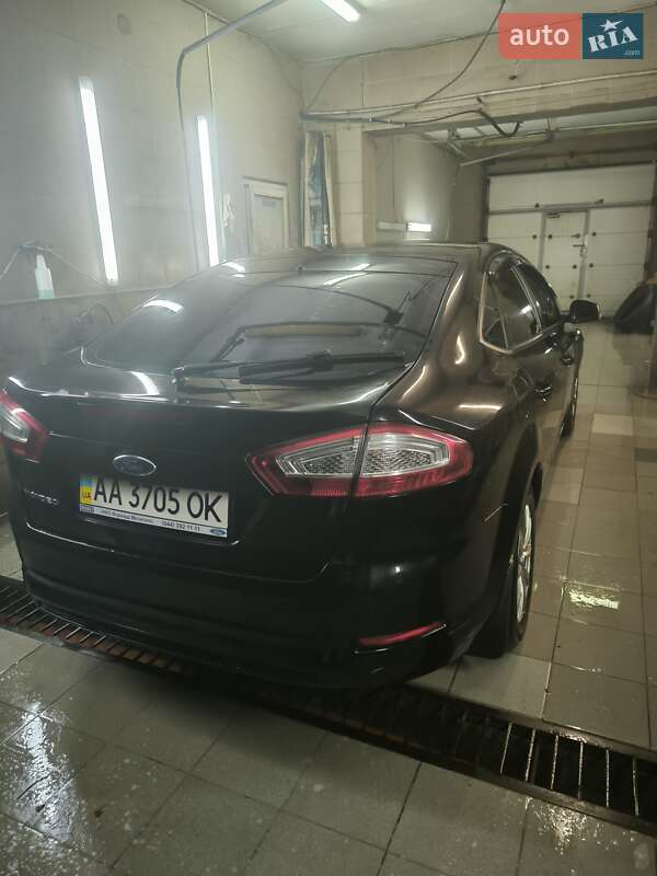 Лифтбек Ford Mondeo 2013 в Киеве
