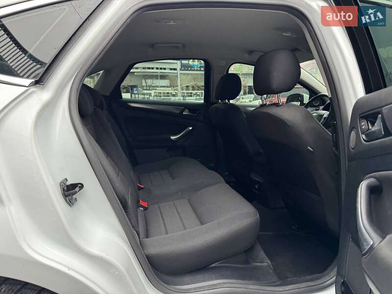 Седан Ford Mondeo 2012 в Дніпрі