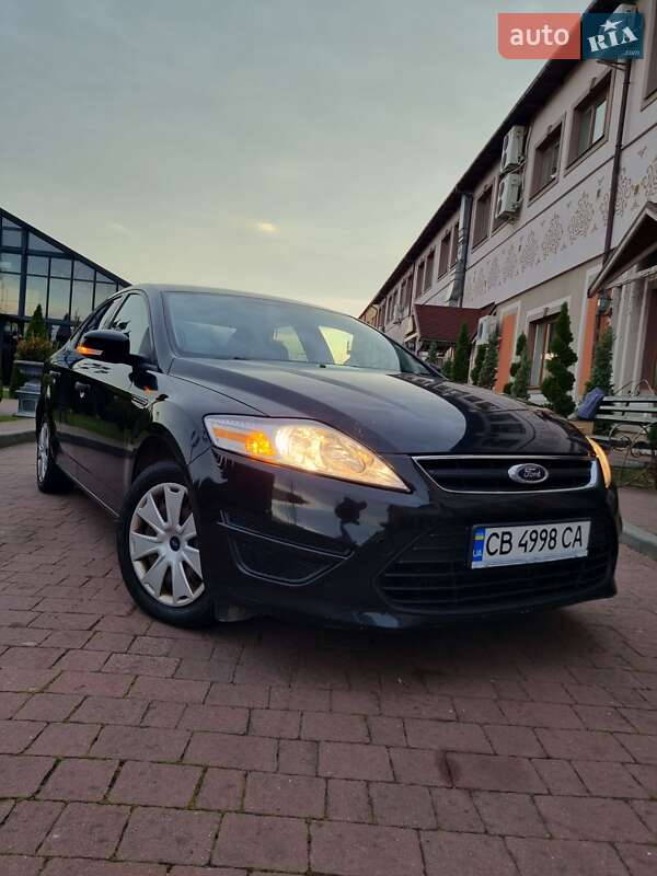 Седан Ford Mondeo 2012 в Стрию