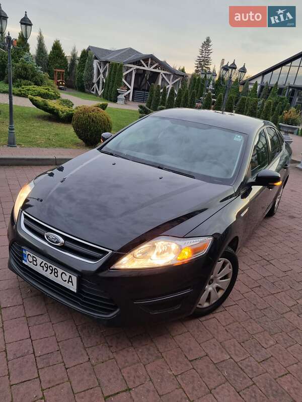 Седан Ford Mondeo 2012 в Стрию