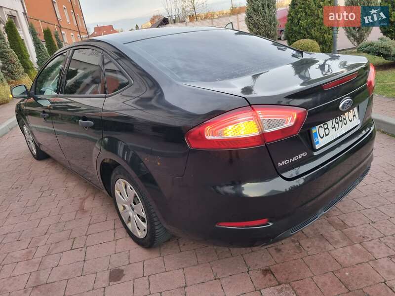 Седан Ford Mondeo 2012 в Стрию