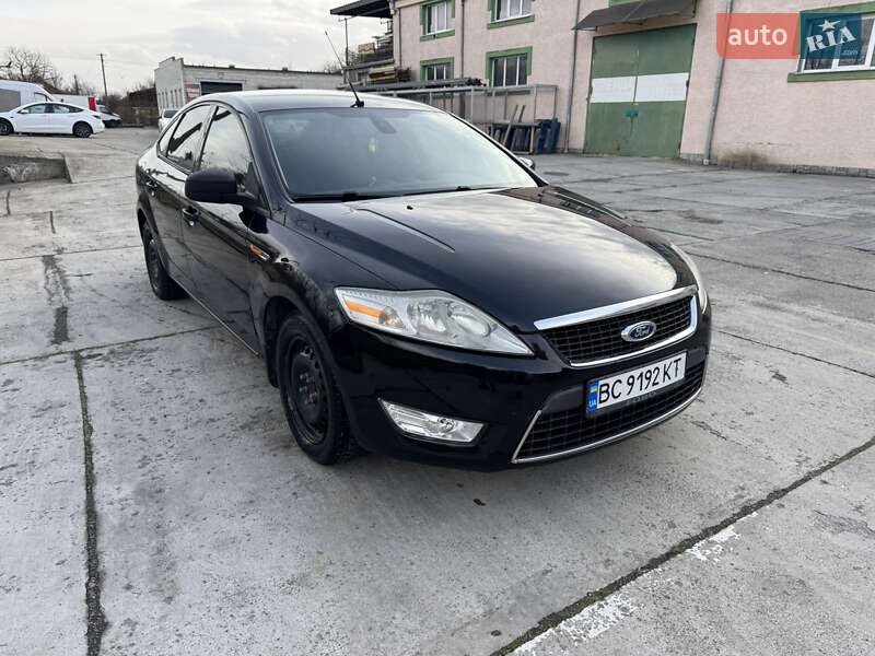 Седан Ford Mondeo 2010 в Стрию