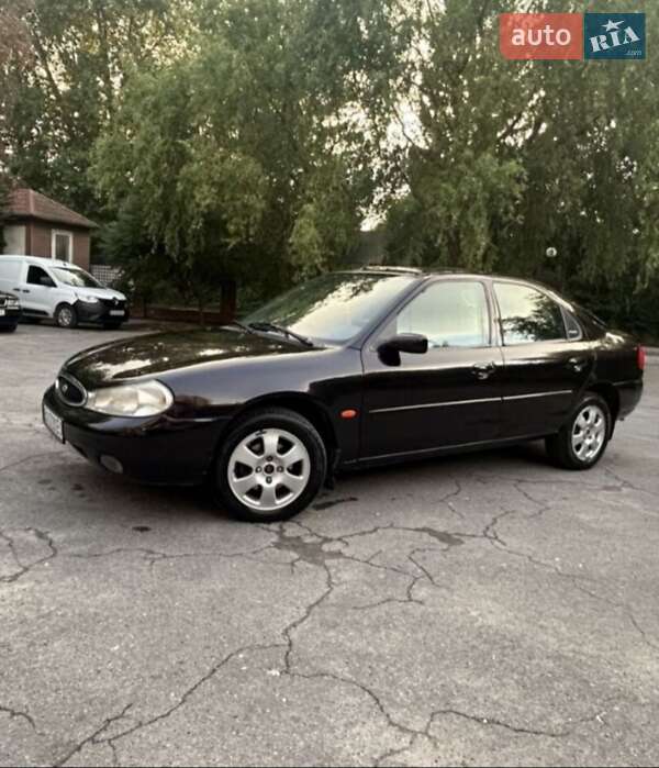 Ліфтбек Ford Mondeo 1997 в Шептицькому