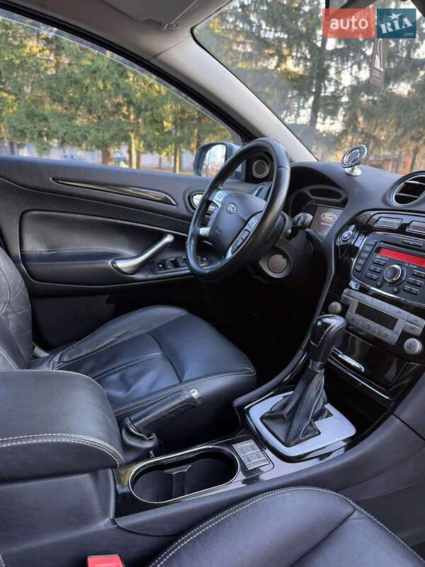 Универсал Ford Mondeo 2010 в Ровно