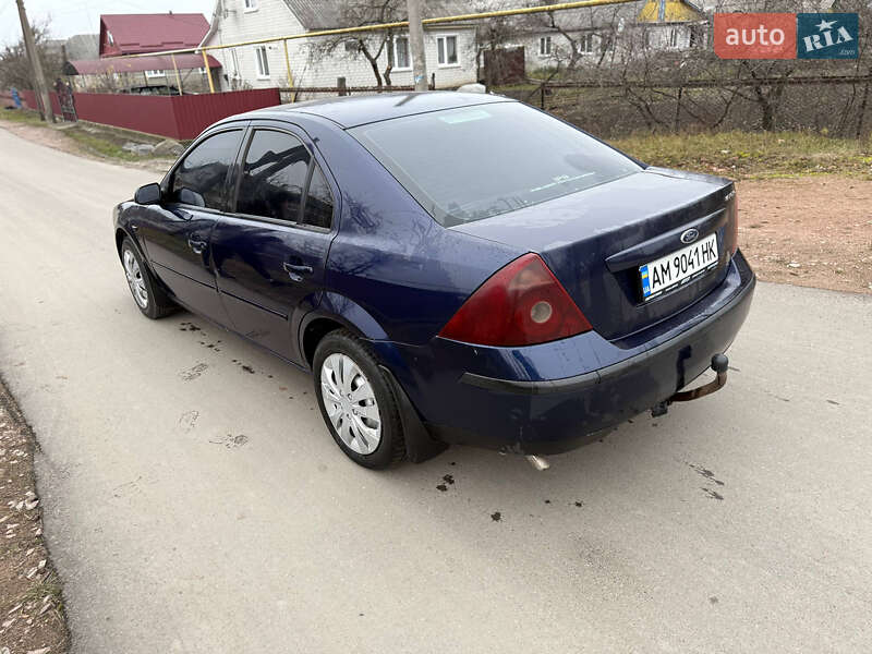 Седан Ford Mondeo 2002 в Коростене