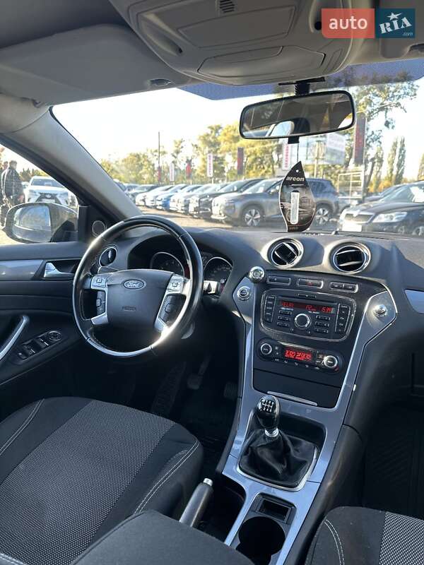 Седан Ford Mondeo 2011 в Белогородке