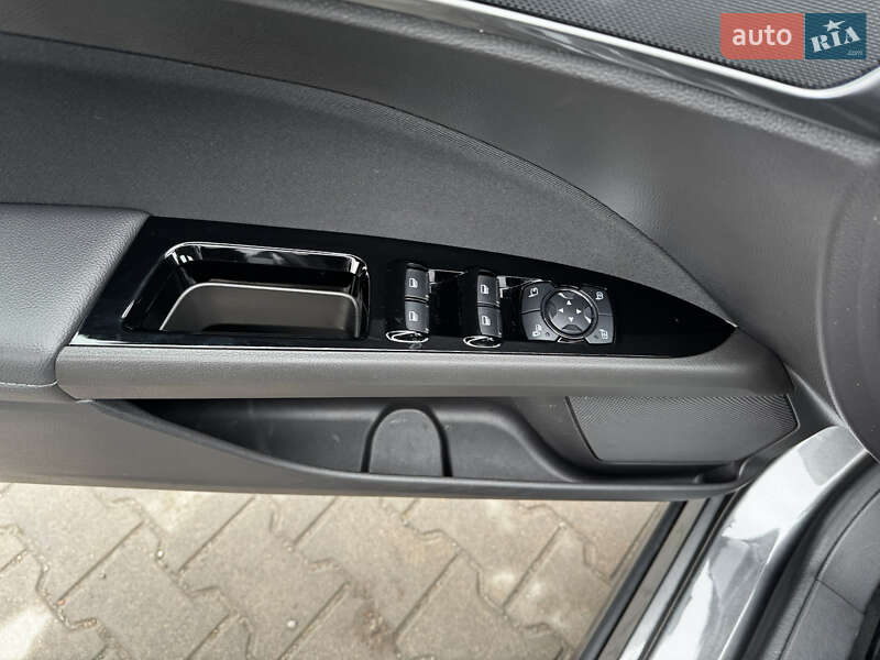 Лифтбек Ford Mondeo 2019 в Киеве