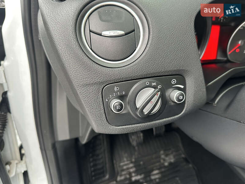 Седан Ford Mondeo 2012 в Мукачево