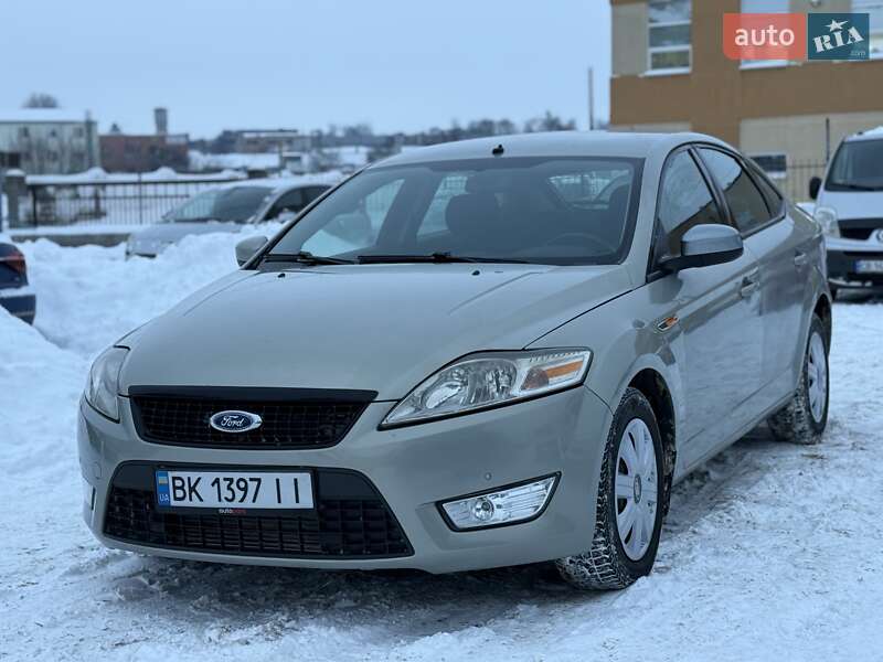 Седан Ford Mondeo 2010 в Ровно