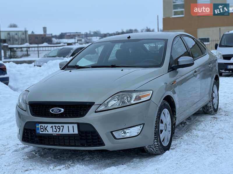 Седан Ford Mondeo 2010 в Ровно